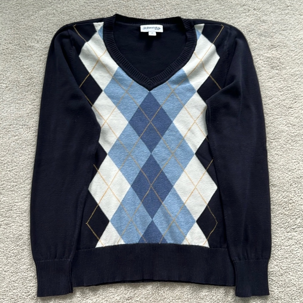 ST. JOHN’S BAY Sweater. Size MEDIUM